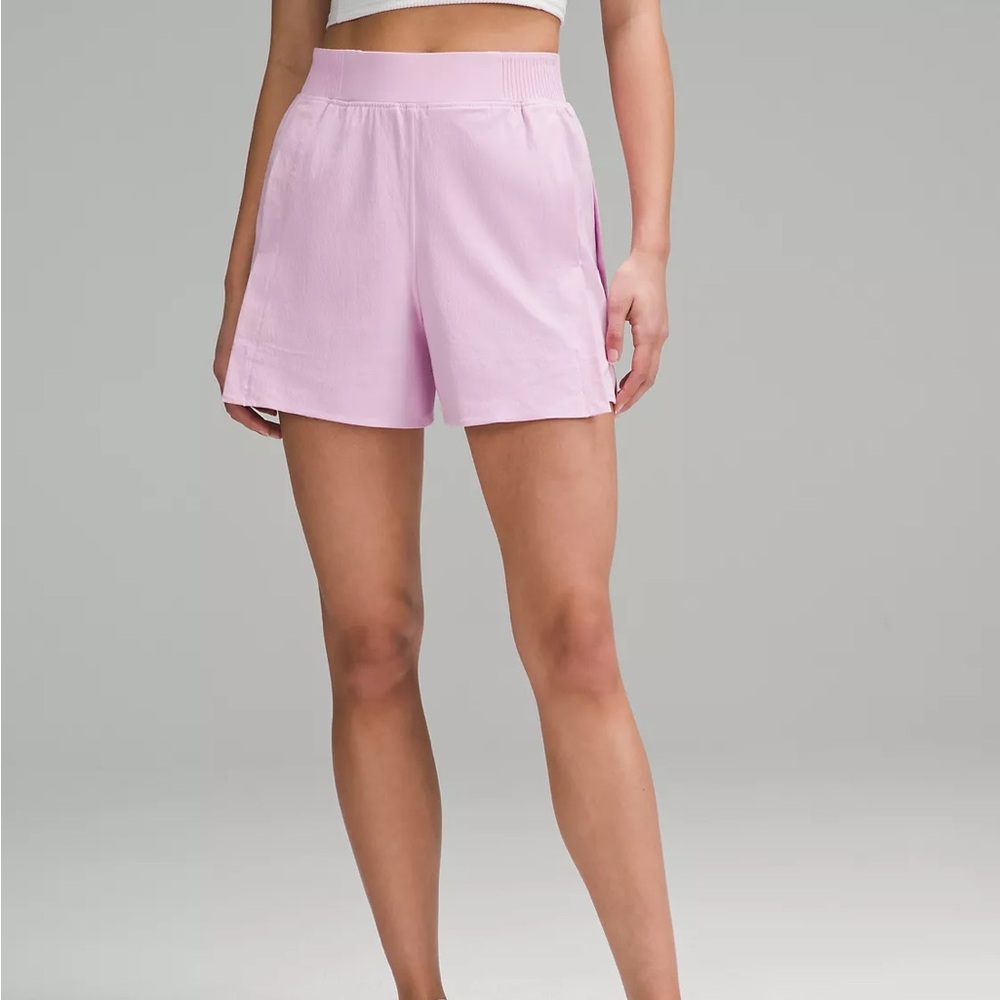 COPY - Lululemon Stretch Woven Relaxed-Fit HR Short 4" VITP M
Color: Vitapink
S…